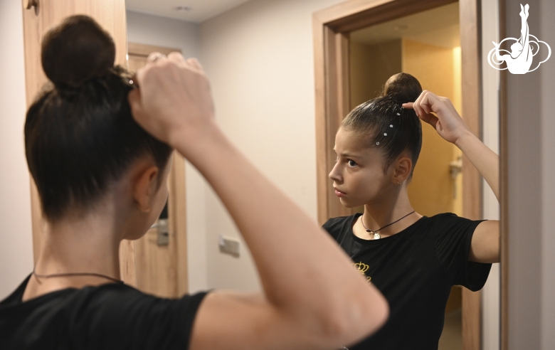 Karolina Tarasova prepares for the assessment training session