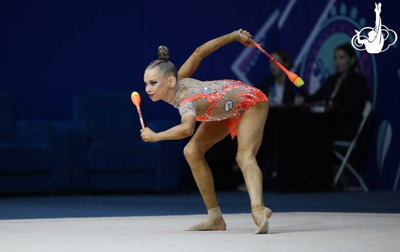 Eva Kononova during an exercise with clubs