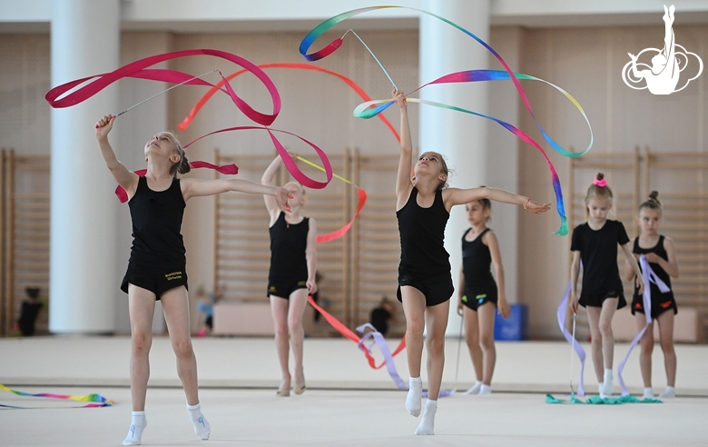 Gymnasts from Belgorod during an exercise with ribbons