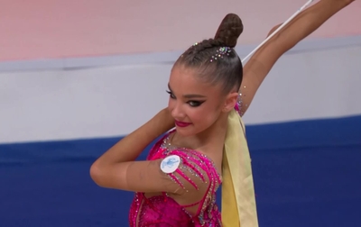 Ksenia Savinova's performance with ribbon in Beijing