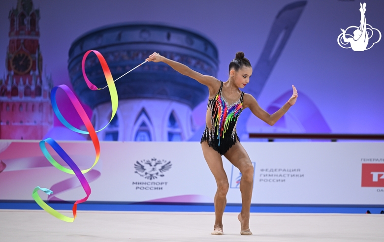 Sofia Ilteriakova during her ribbon exercise