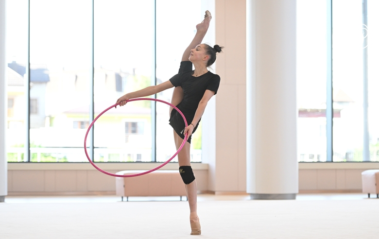 Mariia Borisova during an exercise with a hoop during preparation training for the BRICS Games