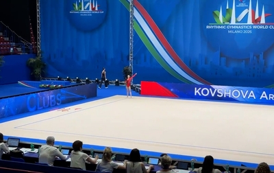 Показываем, как чемпионку России Арину Ковшову из Новосибирской области поддерживали в финальный день многоборья на этапе Кубка мира в Милане