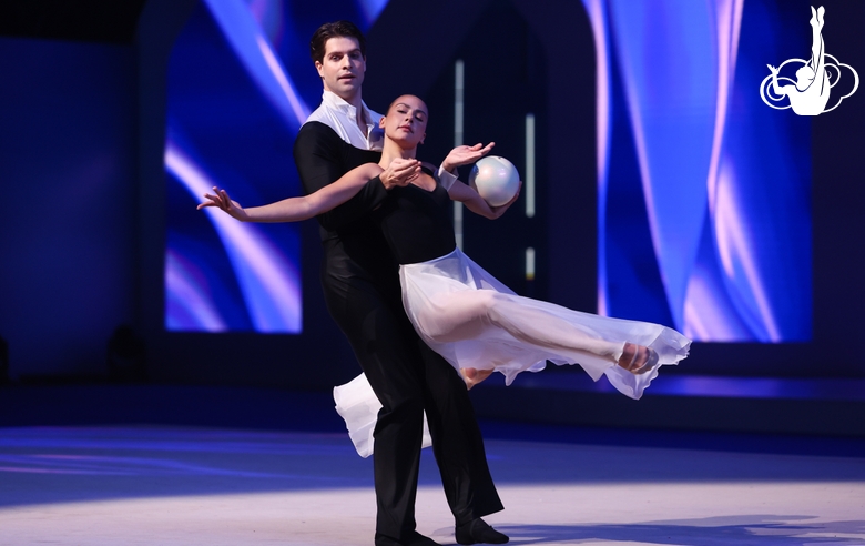 Lala Kramarenko and Mark Orlov in the Yin and Yang routine