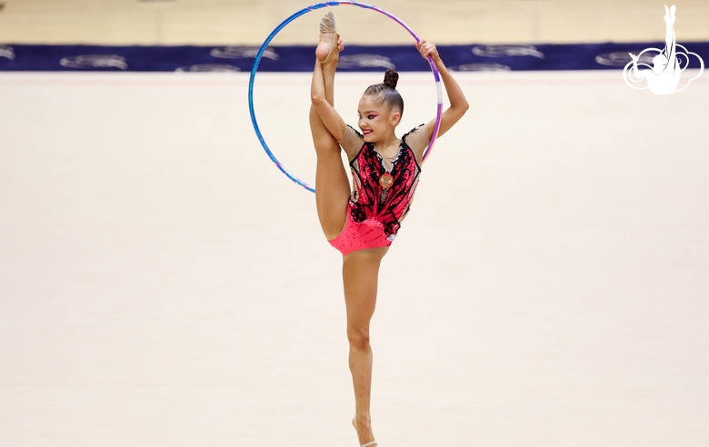 Ksenia Savinova during an exercise with a hoop