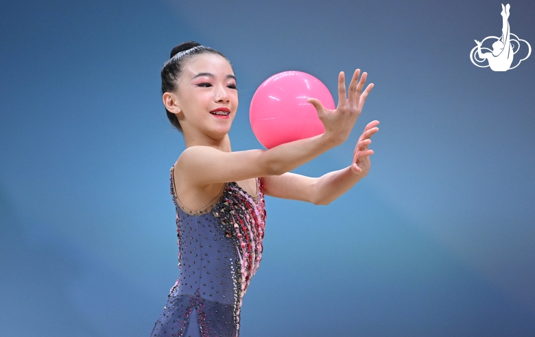 Wang Yiduo during the ball exercise
