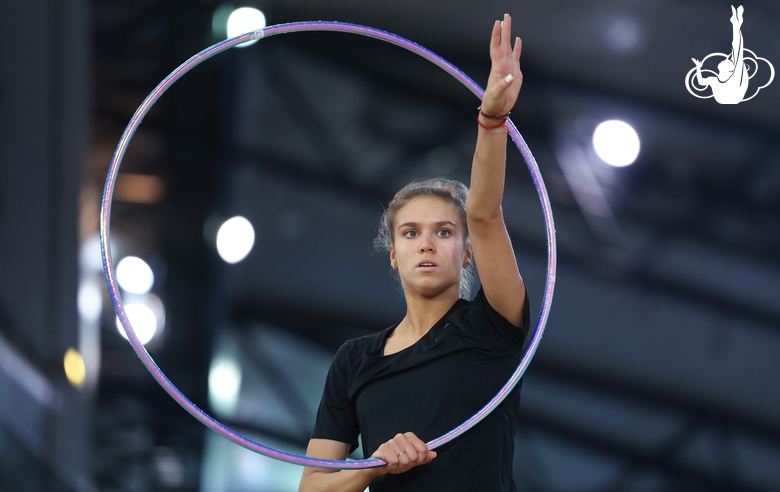 Vladislava Nikolaenko during the hoop exercise at the podium training