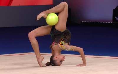 Выступление Ксении Савиновой с мячом в Пекине