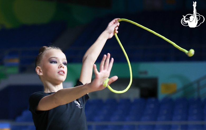 Kristina Voitenko during an exercise with a jump rope at the floor testing