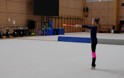 Совершенствуем упражнение с булавами вместе с олимпийской чемпионкой