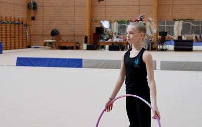 Олимпийская чемпионка советует Еве Кононовой и ее тренеру Евгении Елисеевой разучить пируэт в заднем равновесии