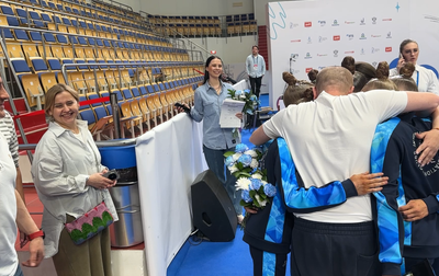Parents of the Academy group team congratulate their champions at the Russian Championship