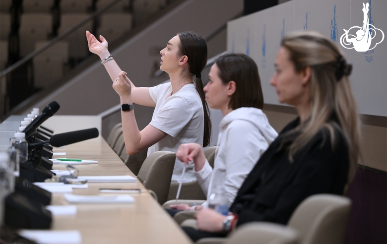 Тренеры Академии во время контрольной тренировки перед турниром Evgeniya Cup