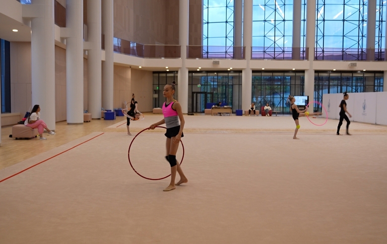 Take a look at how the Olympic champion made adjustments to the program of the Volgorod Academy student Yana Zaikina ahead of the start of the second stage of the Cup of the Strongest