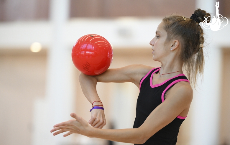 Jimena Dominguez during an exercise with the ball