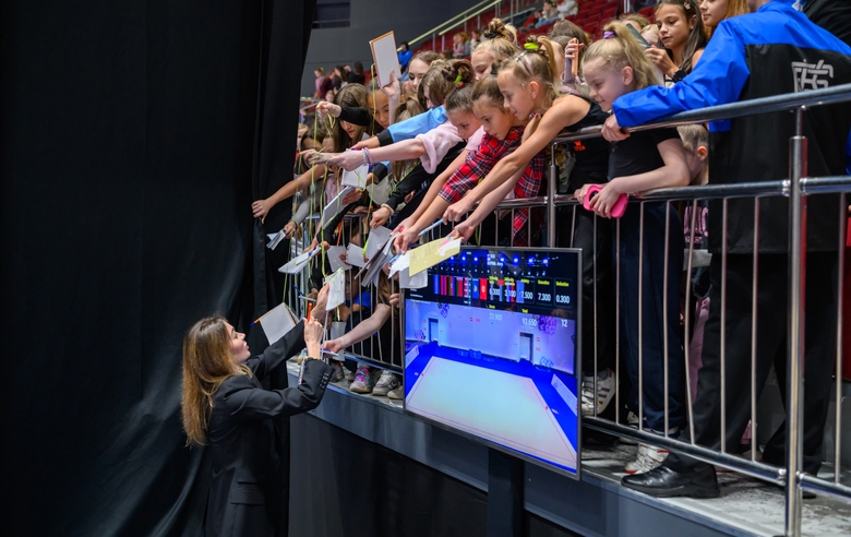 September 21, 2026. Olympic champion Alina Kabaeva with fans at the third stage of the Cup of the Strongest in St. Petersburg