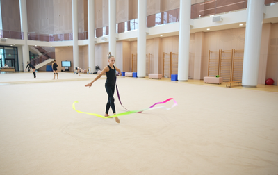 «Ты открываешь ногу и стараешься довести ее. Это неправильная техника»
