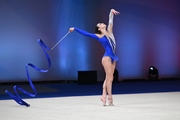 Elvira Krasnobaeva during the ribbon exercise