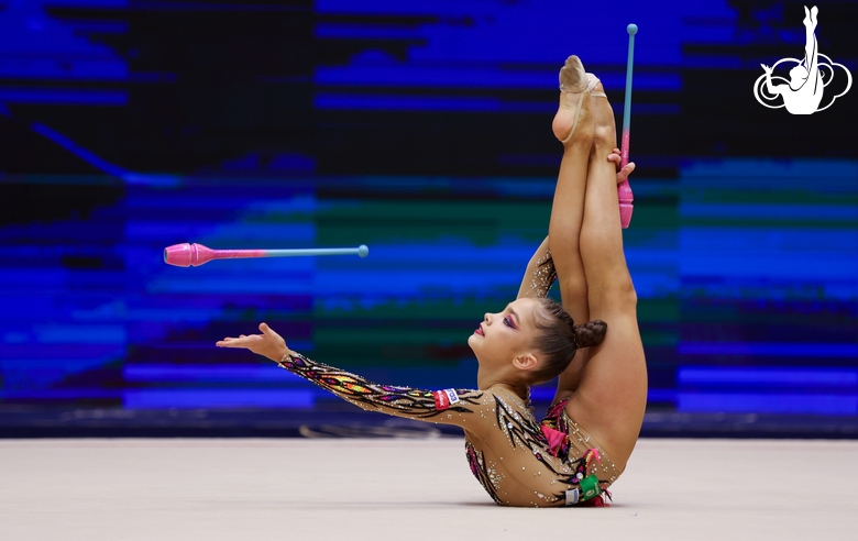 Ksenia Savinova during an exercise with clubs