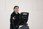 Олимпийская чемпионка Алина Кабаева во время тренировки в Академии