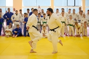 Олимпийский чемпион 2012 года Мансур Исаев с участниками фестиваля дзюдо