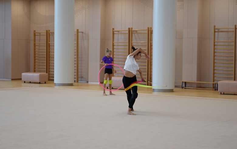 Training session with the ribbon for Karolina Tarasova