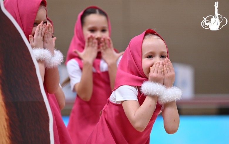 Дошкольницы Академии во время новогодней елки