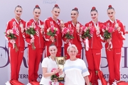 Чемпионки в групповых упражнениях из Москвы во время церемонии награждения