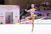 Яна Заикина во время упражнения с лентой