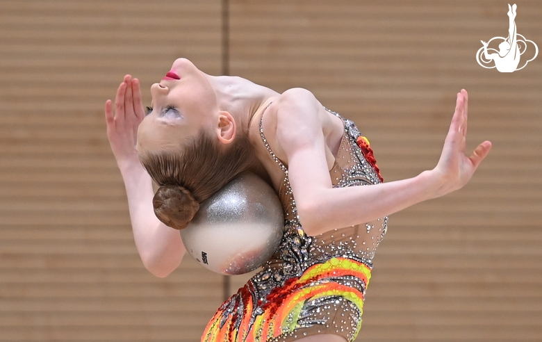 Lada Yakovleva during an exercise with a ball at a control training session