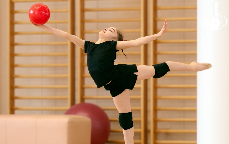 Ksenia Savinova during an exercise with a ball