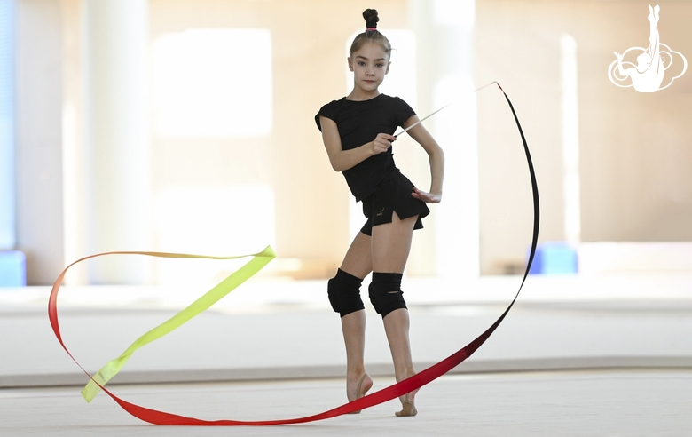 Ksenia Savinova during an exercise with a ribbon