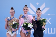 Дарья Веренич, Алина Горносько и Мария Борисова во время церемонии награждения