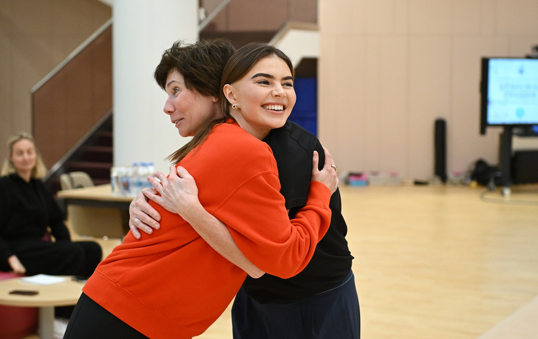 4 февраля 2026 года. Олимпийская чемпионка Алина Кабаева и хореограф Ирина Зеновка во время тренировки в Академии