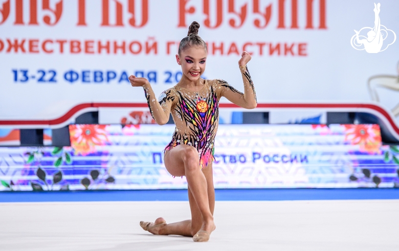 Ksenia Savinova during the exercise without object