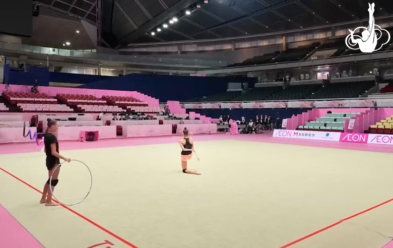 The REN-TV channel features a story about the victory of Yana Zaikina n the all-around