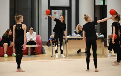 Алина Кабаева поработала с гимнастками Академии над программами в преддверии начала сезона