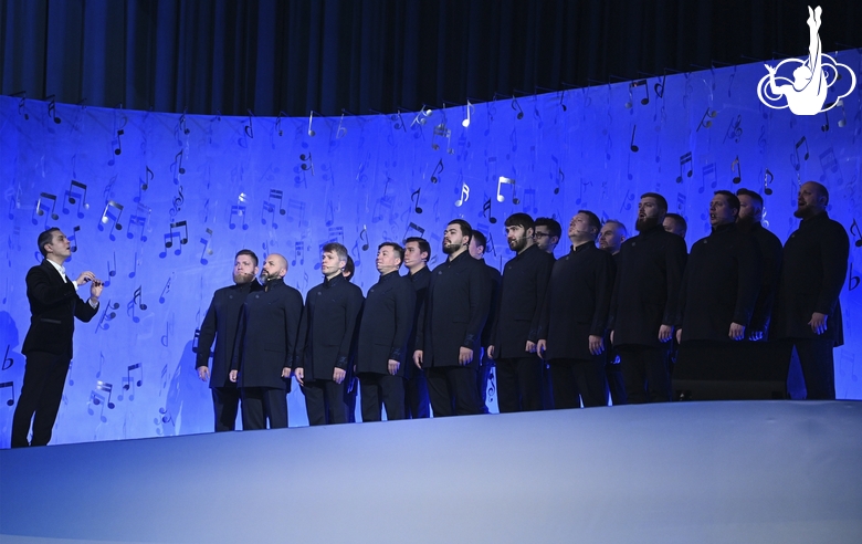 The Sretensky Monastery choir performed a song in Chinese, and St. Petersburg gymnasts from the group team staged a performance