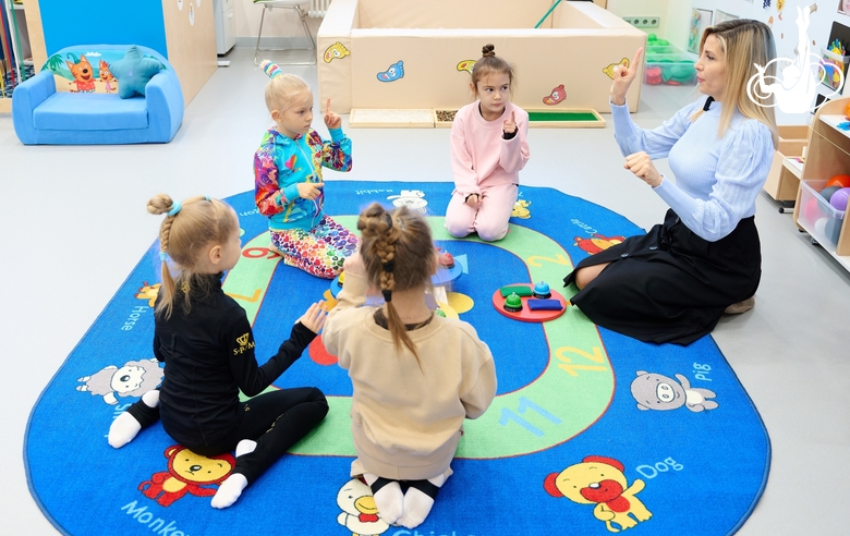 Preschooler’s lesson in the Academy classroom