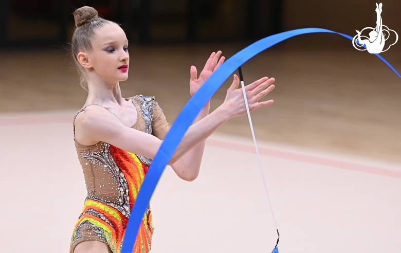 Lada Yakovleva during an exercise with a ribbon at a control training session