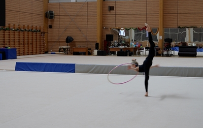 Алина Кабаева и Евгения Елисеева объясняют Еве Кононовой технику препарасьона