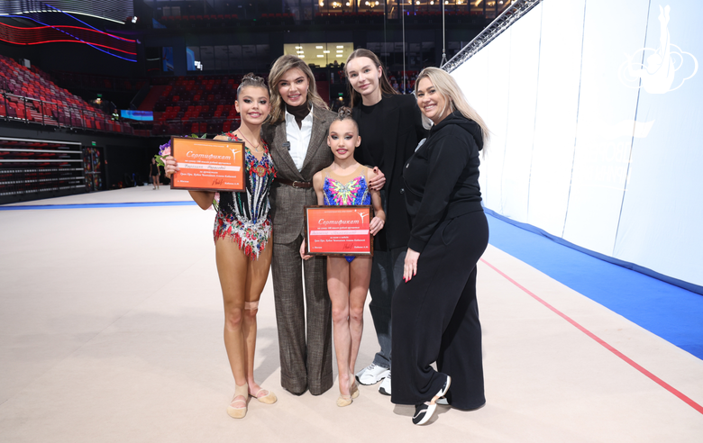 Participants of international competitions in Moscow received certificates from the Alina Kabaeva Charitable Foundation