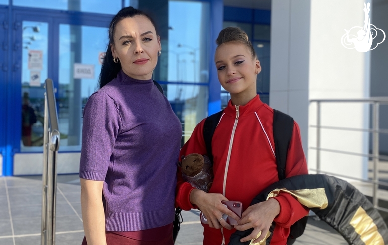 "We can feel confidence and a fighting spirit." Miroslava Monina’s mother talks about her daughter’s performance at the Young Graces tournament