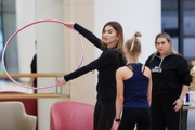 Олимпийская чемпионка Алина Кабаева во время тренировки в Академии