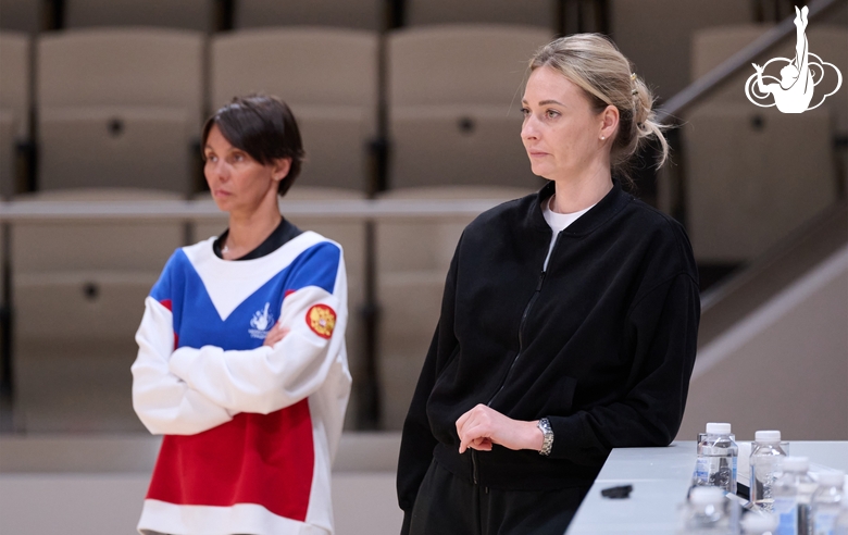 Хореограф Екатерина Белова и тренер Анна Усцова во время контрольной тренировки перед турниром Evgeniya Cup