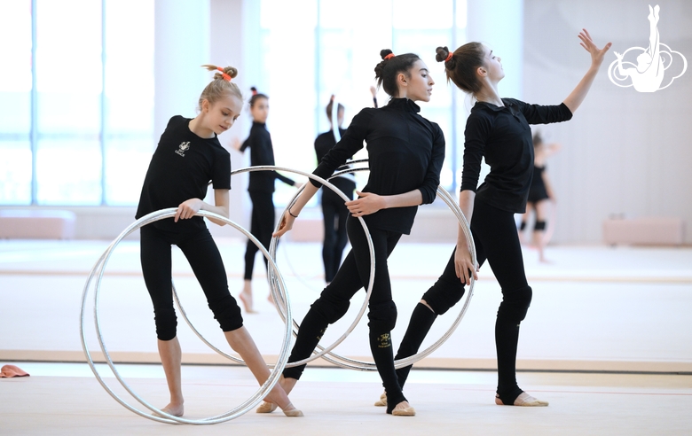 Групповички Академии на занятии под руководством хореографа фестиваля «Алина» Ирины Зеновки