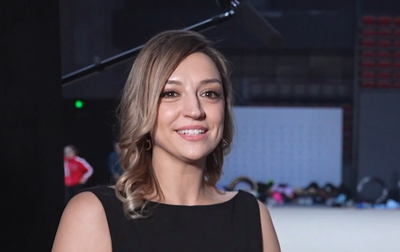 Алина Кабаева поздравляет заслуженного тренера России Веру Шаталину, которая раньше работала с Евой Кононовой