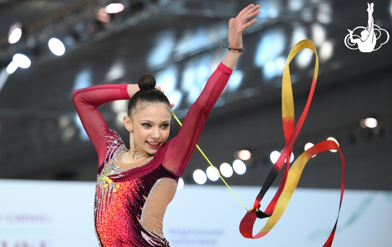 Arina Kovshova during exercise with ribbon