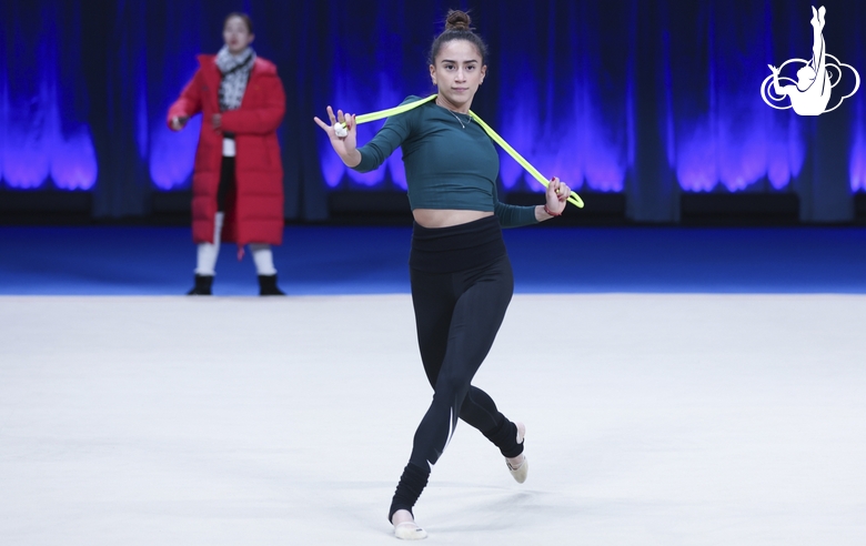 Marina Malpica during an exercise with a jump rope at floor testing