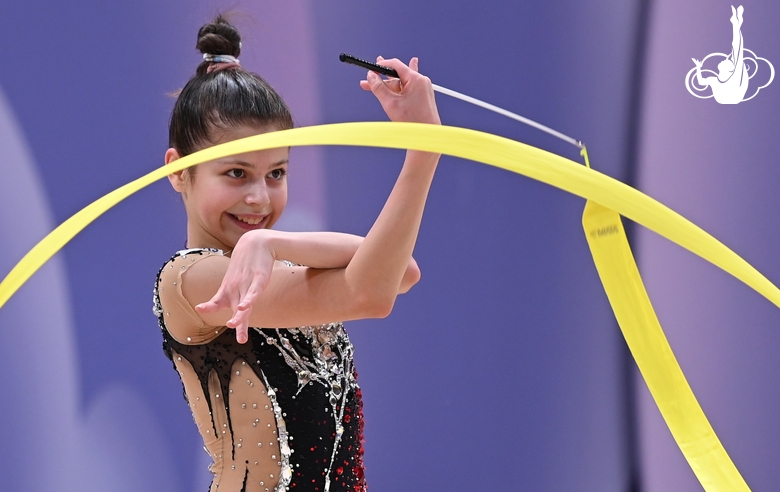 Karolina Tarasova during the exercise with a ribbon at the control training